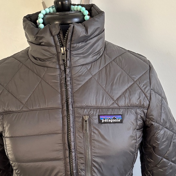 Patagonia Women's Long Quilted Gray Puffer Coat - Picture 2 of 7